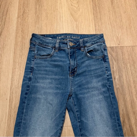 American Eagle Women's Denim Hi-Rise Jegging Next Level Stretch Jeans size 4 - Picture 3 of 5